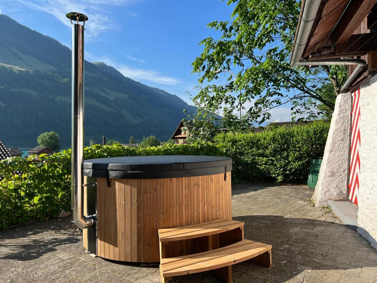 Romantic Private Superior Swiss Chalet With Hottub Lungern Bagian luar foto